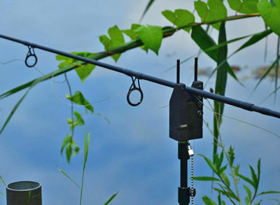 Coffret DAM Centrale 4 Détecteurs Hi-T -Hameçons Soldes Boutique 432bc097291b716f273709e9301cbad340b685eb 8400333AMB4