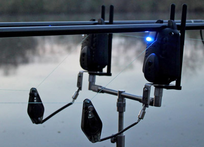 Coffret Carpsounder 3 Hangers Lumineux Dropstar DR-LX2 Couleur -Fox || KORDA || Sonik Soldes 545a7f3237effc6bd5b5e3bc030fa1a236b08454 204538AMB6