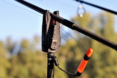 Set Sonik Centrale 4 Détecteurs SKS + Lampe De Biwy -Hameçons Soldes Boutique 890b72c20282397ee9f9931f784d77930ea980e4 203004 ambX