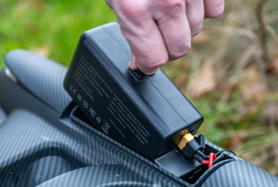 Batteries Bateau Amorceur RidgeMonkey Hunter 3000 (les 2) - description 02