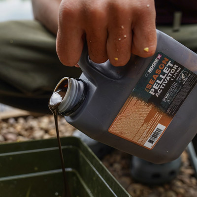 Attractant CC Moore All Season Pellet Activator 1L - description 01