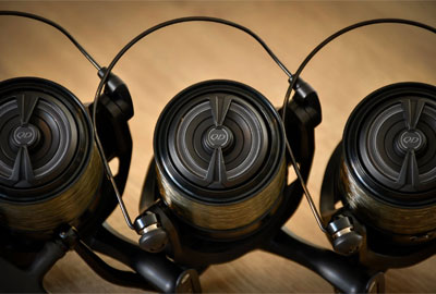 Moulinet Daiwa Emblem Carp 35 SCW (les 4) -PROLO Magasin ce11ee70ee8ca5cb836996566c1bf7f104dc8c4a 202589AMB3