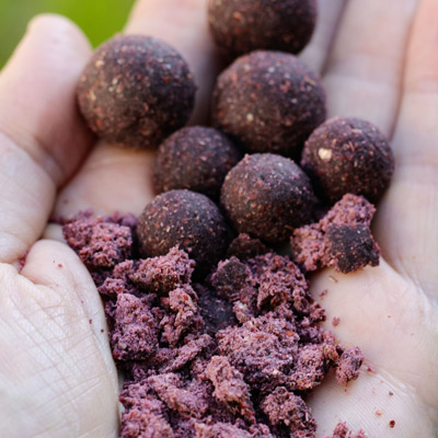 Bouillettes Radical Bloody Chicken 16mm 1kg -DYNAMITE BAITS cf8148e7d7ec69c3f8c6970ffb545fc9a9cb168b 240667amb2